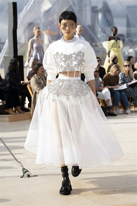 Alexander McQueen London Fashion Show 